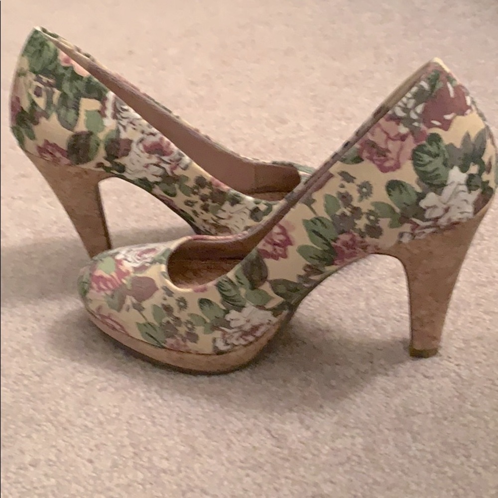Floral heels - Picture 4 of 4
